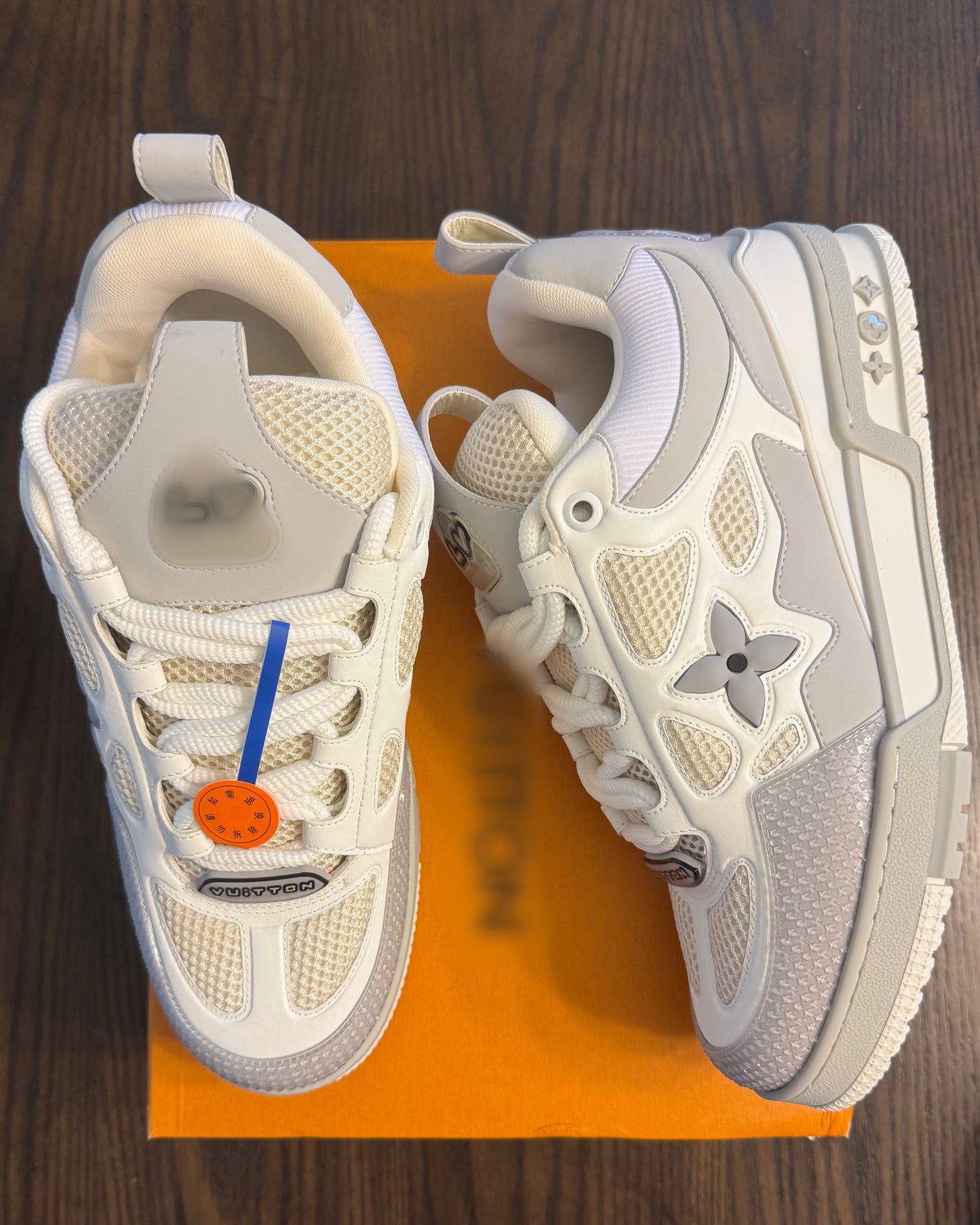LV Grey