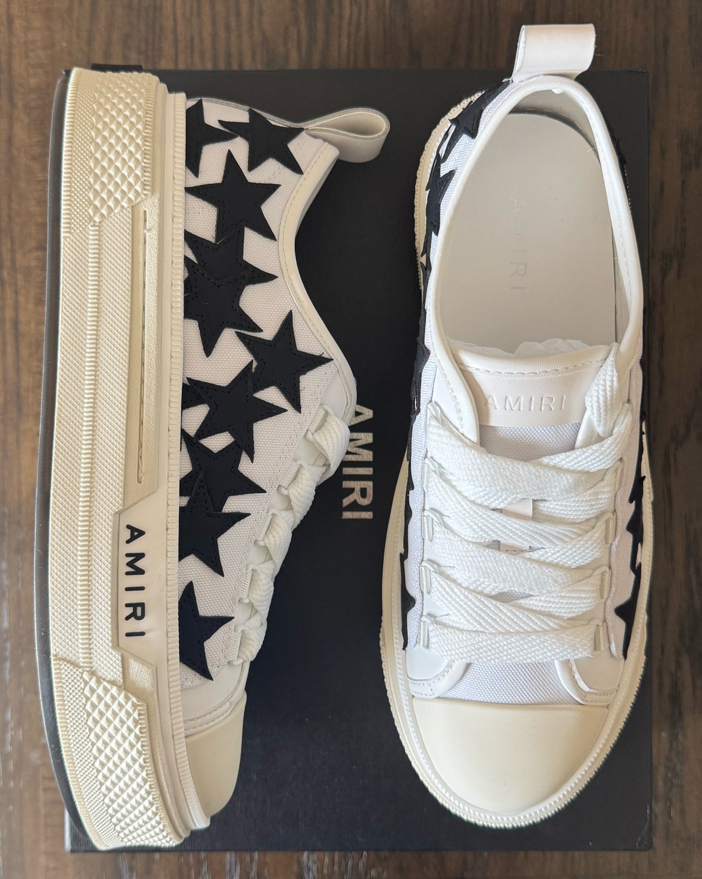 AM White and Black